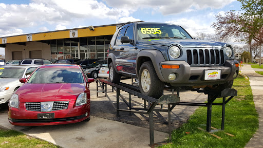 Used Car Dealer «Auto Mart of Mount Prospect», reviews and photos, 1881 W Algonquin Rd, Mt Prospect, IL 60056, USA