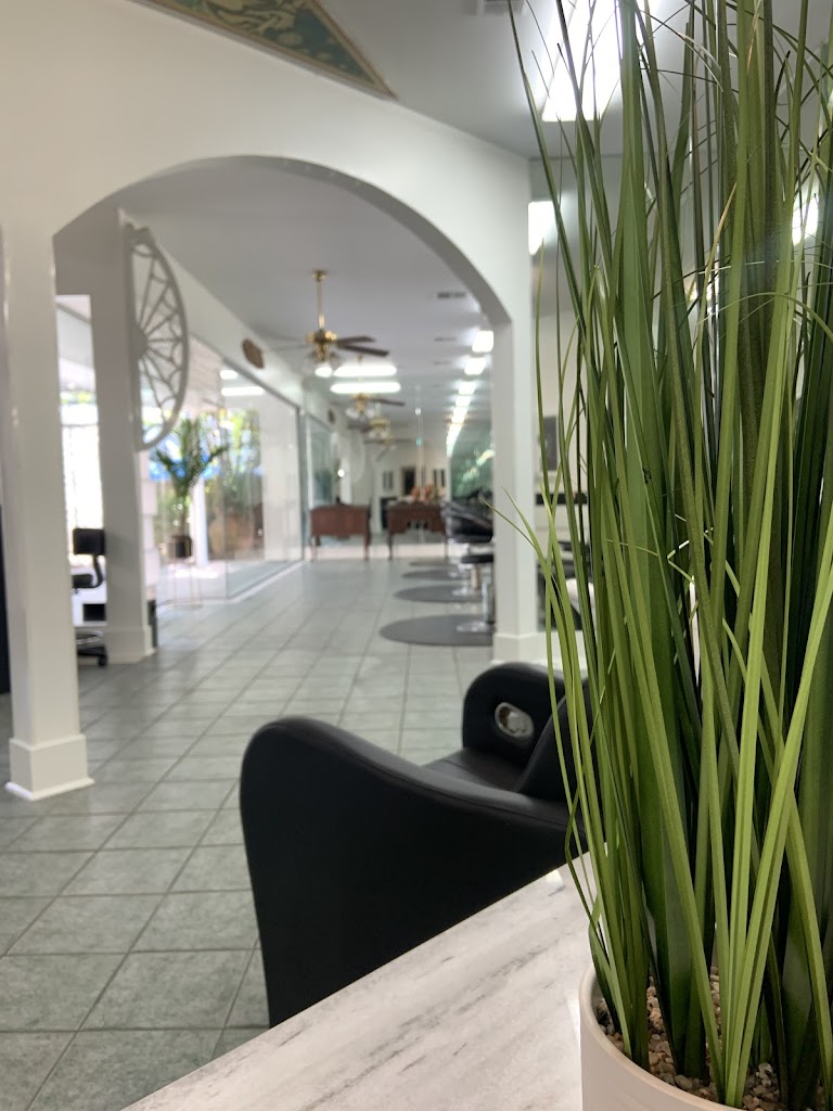 Glasshouse Salon & Studio 70403