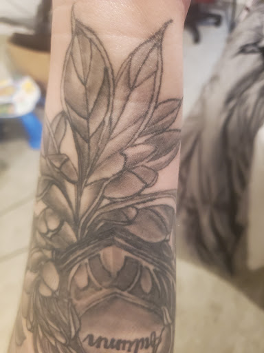 Tattoo Shop «Mafia Ink Tattoo Studio», reviews and photos, 8187 University Ave NE, Spring Lake Park, MN 55432, USA