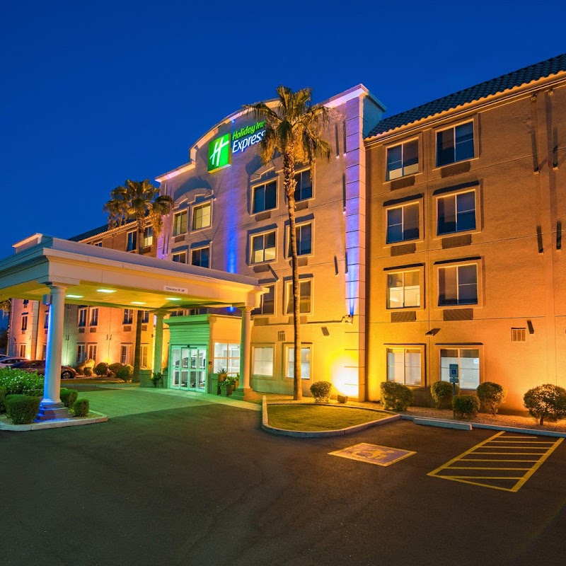 Holiday Inn Express Peoria North - Glendale, an IHG Hotel