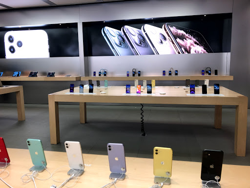 Computer Store «Apple Somerset», reviews and photos, 2800 W Big Beaver Rd, Troy, MI 48084, USA