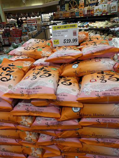 Shopping Mall «Linwood Plaza Shopping Center», reviews and photos, 158 Linwood Dr, Fort Lee, NJ 07024, USA