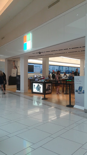 Computer Store «Microsoft Store - International Plaza», reviews and photos, 2223 N Westshore Blvd, Tampa, FL 33607, USA