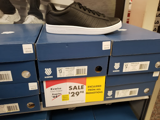 Shoe Store «Shoe Carnival», reviews and photos, 4835 W 77th St, Burbank, IL 60459, USA