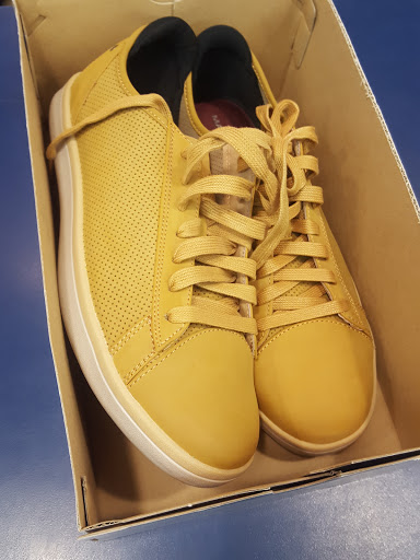 Shoe Store «SKECHERS Factory Outlet», reviews and photos, 1201 Airport Fwy #185, Euless, TX 76040, USA