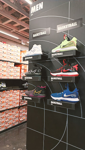 Clothing Store «Nike Factory Store», reviews and photos, 600 Bluebird Ct, Central Valley, NY 10917, USA
