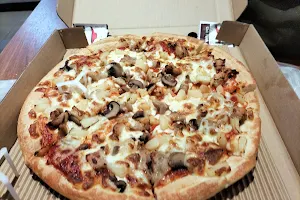 Pizza Hut - Tampines Greenview image