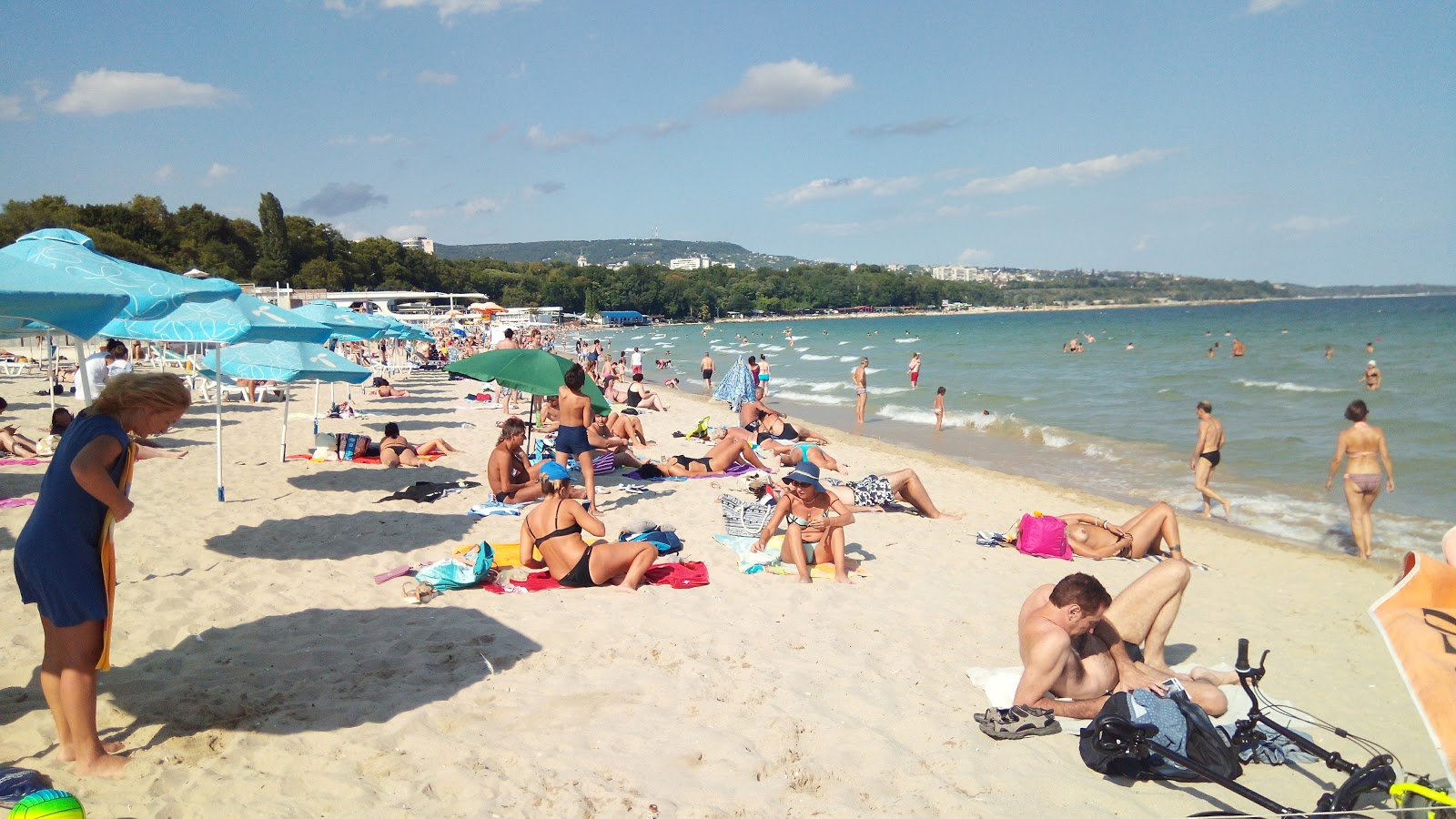 Foto van Varna beach met gemiddeld niveau van netheid