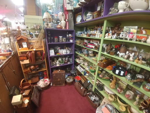 Antique store Salem