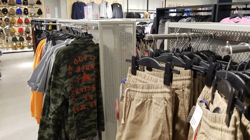 Shopping Mall «The Shops at Perry Crossing», reviews and photos, 2499 Perry Crossing Way, Plainfield, IN 46168, USA