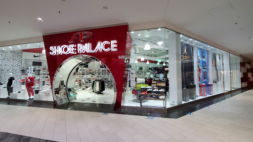 Shoe Store «Shoe Palace», reviews and photos, 2901 S Capital of Texas Hwy, Austin, TX 78746, USA