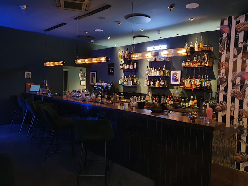 Cocktail Bar Frankfurt - Manhattan Bar