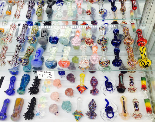 Tobacco Shop «Tobacco & Vapors Unlimited», reviews and photos, 4334 Ridge Rd, Brooklyn, OH 44144, USA