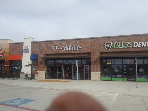 Cell Phone Store «T-Mobile», reviews and photos, 711 S Industrial Blvd #115, Euless, TX 76040, USA