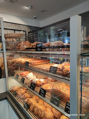 Boulanger -Patissier à Paris