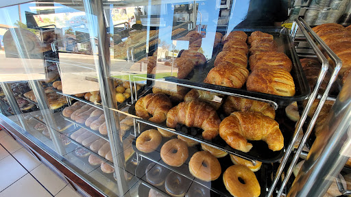 Donut Shop «Yum Yum Donuts», reviews and photos, 320 17th St, Santa Ana, CA 92706, USA