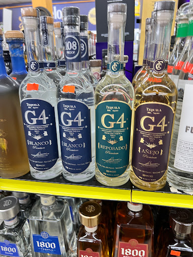 Liquor Store «Royal Food & Liquor», reviews and photos, 335 E Indian Trail, Aurora, IL 60505, USA