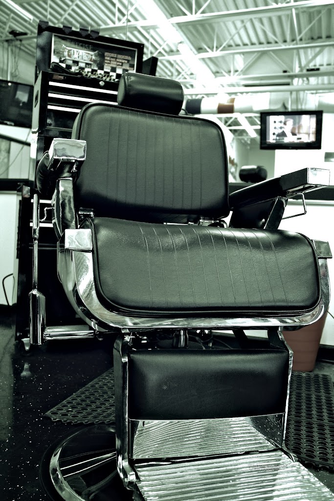 Precise Salon & BarberLounge 60101