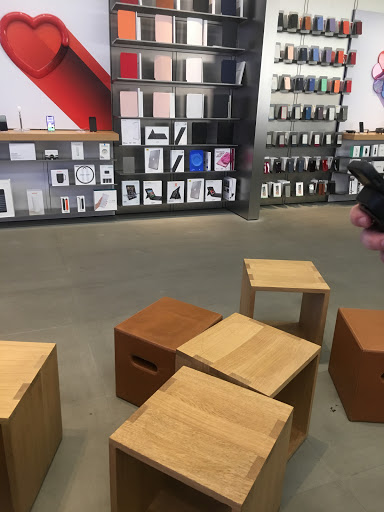 Computer Store «Apple Victoria Gardens», reviews and photos, 12461 S Mainstreet, Rancho Cucamonga, CA 91739, USA