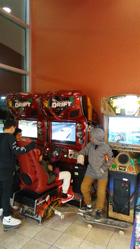 Movie Theater «Regal Cinemas Lancaster Mall 11», reviews and photos, 831 Lancaster Dr NE, Salem, OR 97301, USA