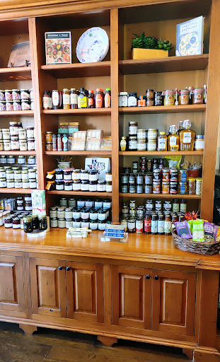 Gourmet Grocery Store «Boerne Epicure Gourmet Market», reviews and photos, 210 S Main St, Boerne, TX 78006, USA