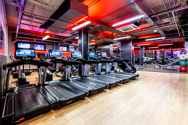 Reviews of Fitness First Hammersmith in London - Gym