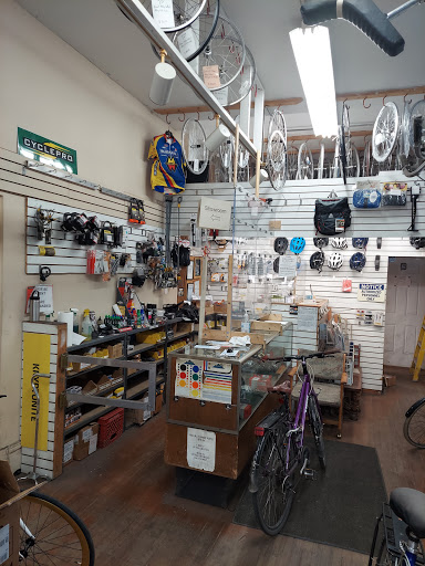 Bicycle Store «Roberts Cycle Shop Chicago», reviews and photos, 7054 N Clark St, Chicago, IL 60626, USA