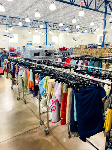 Thrift Store «Goodwill Wesley Chapel Superstore», reviews and photos, 2390 Willow Oak Dr, Wesley Chapel, FL 33544, USA