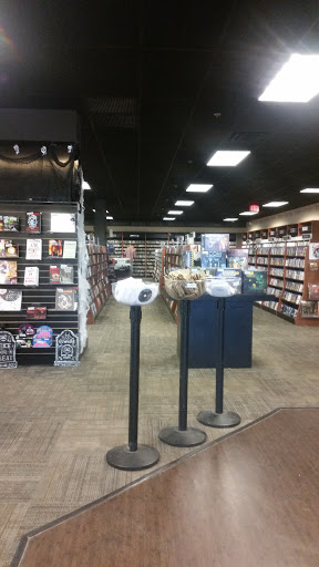 Record Store «Bull Moose», reviews and photos, 219 Waterman Dr, South Portland, ME 04106, USA