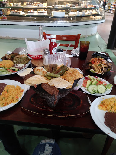 Shopping Mall «Merritt Park Shopping Center», reviews and photos, 1762 Merritt Blvd, Dundalk, MD 21222, USA