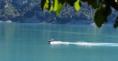 Wake It Easy &Wakesurf &Wakeboard & Ski nautique & Wakefoil & Bouee tractee à Treffort