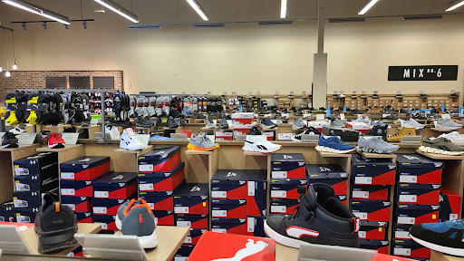 Shoe Store «DSW Designer Shoe Warehouse», reviews and photos, 720 Jefferson Rd, Rochester, NY 14623, USA