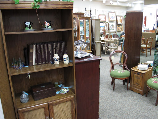 Thrift Store «The Community Shop», reviews and photos, 23 Calendar Court, La Grange, IL 60525, USA