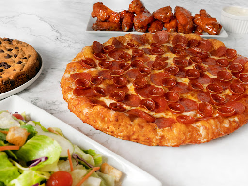 Pizza Restaurant «Round Table Pizza», reviews and photos, 1359 Washington Ave, San Leandro, CA 94577, USA