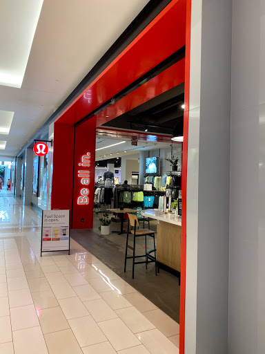 Sportswear Store «lululemon athletica», reviews and photos, 152 South Avenue, Bloomington, MN 55425, USA