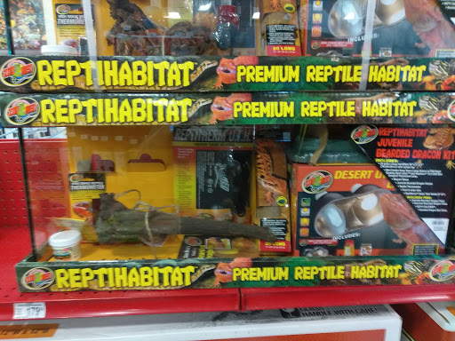 Pet Supply Store «Petco Animal Supplies», reviews and photos, 10235 Indianapolis Blvd, Highland, IN 46322, USA