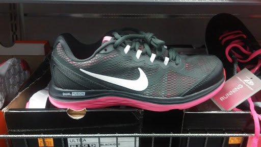 Sporting Goods Store «Big 5 Sporting Goods», reviews and photos, 7351 W Lake Mead Blvd, Las Vegas, NV 89128, USA