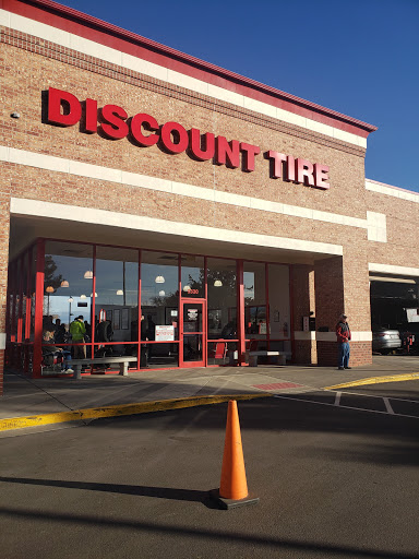 Tire Shop «Discount Tire Store - Arvada, CO», reviews and photos, 5330 Wadsworth Bypass, Arvada, CO 80002, USA