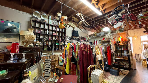 Thrift Store «OddBalls Nifty Thrift», reviews and photos, 530 NE 13th St, Fort Lauderdale, FL 33304, USA