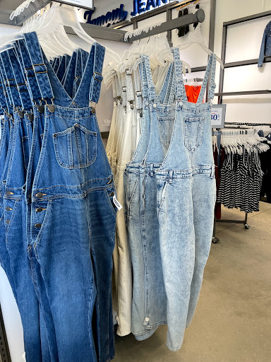 Clothing Store «Old Navy», reviews and photos, 1310 Tingle Cir E, Mobile, AL 36606, USA