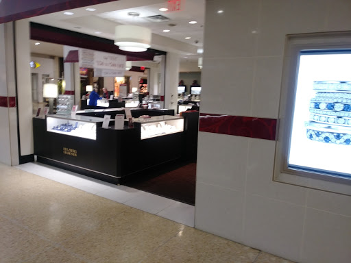 Jewelry Store «Helzberg Diamonds», reviews and photos, 358 Northtown Dr NE, Blaine, MN 55434, USA