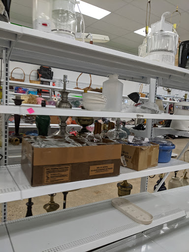 Thrift Store «Goodwill Store & Donation Center», reviews and photos, 1200 Market St, Lemoyne, PA 17043, USA