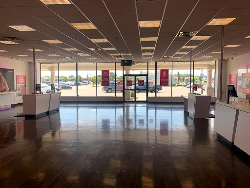 Cell Phone Store «T-Mobile», reviews and photos, 4680 W Broad St, Columbus, OH 43228, USA
