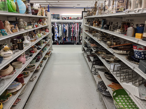 Donations Center «Goodwill Donation and Retail Center», reviews and photos, 6125 SE 52nd Ave, Portland, OR 97206, USA