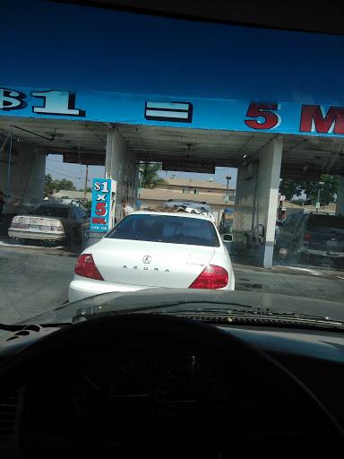 5 Bays Owned en Compton