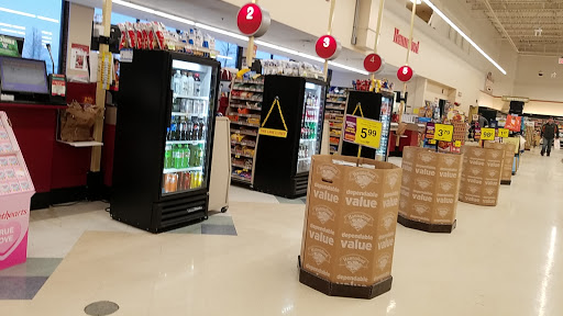 Grocery Store «Hannaford Supermarket», reviews and photos, 71 Jayview Dr, Enosburg Falls, VT 05450, USA