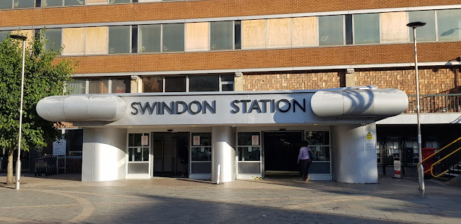 Train Station, Bus Station, Station Rd, Swindon SN1 1DQ, United Kingdom