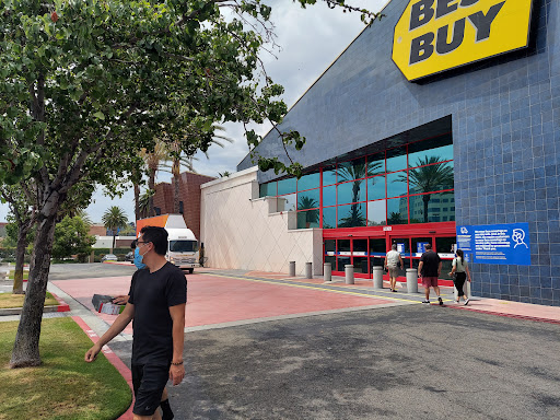 Electronics Store «Best Buy», reviews and photos, 12989 Park Plaza Dr, Cerritos, CA 90703, USA