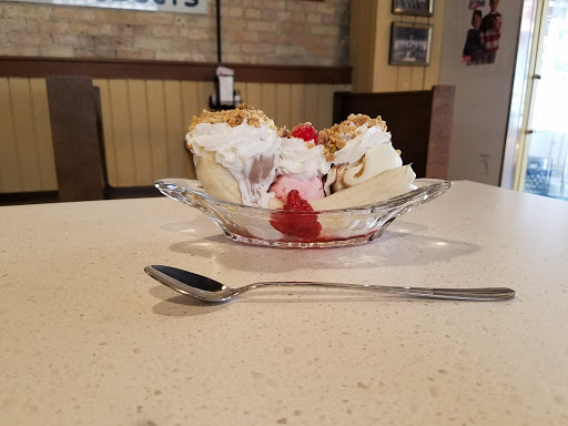 Ice Cream Shop «Mullens Dairy Bar», reviews and photos