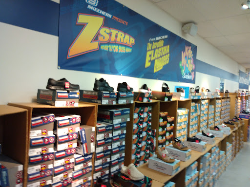 Shoe Store «SKECHERS Factory Outlet», reviews and photos, 250 E Palm Dr #160, Florida City, FL 33034, USA